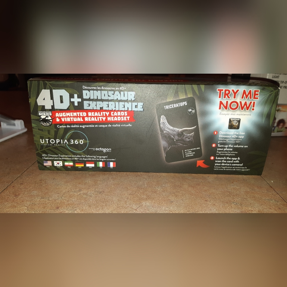 Game 4d + dinosaur experience it's for Age 7+ new with out tag